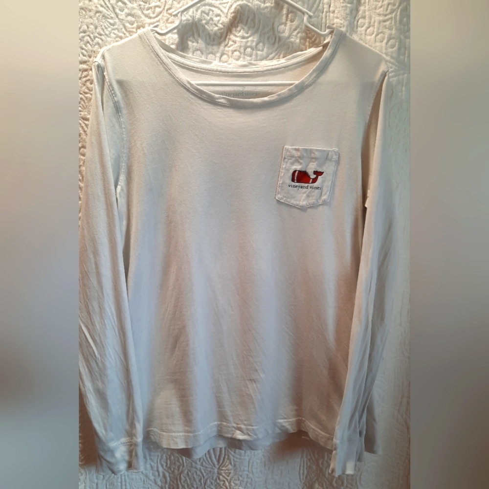 Vineyard Vines Football T-Shirt Womans Small White Long Sleeve Whale Logo Beach